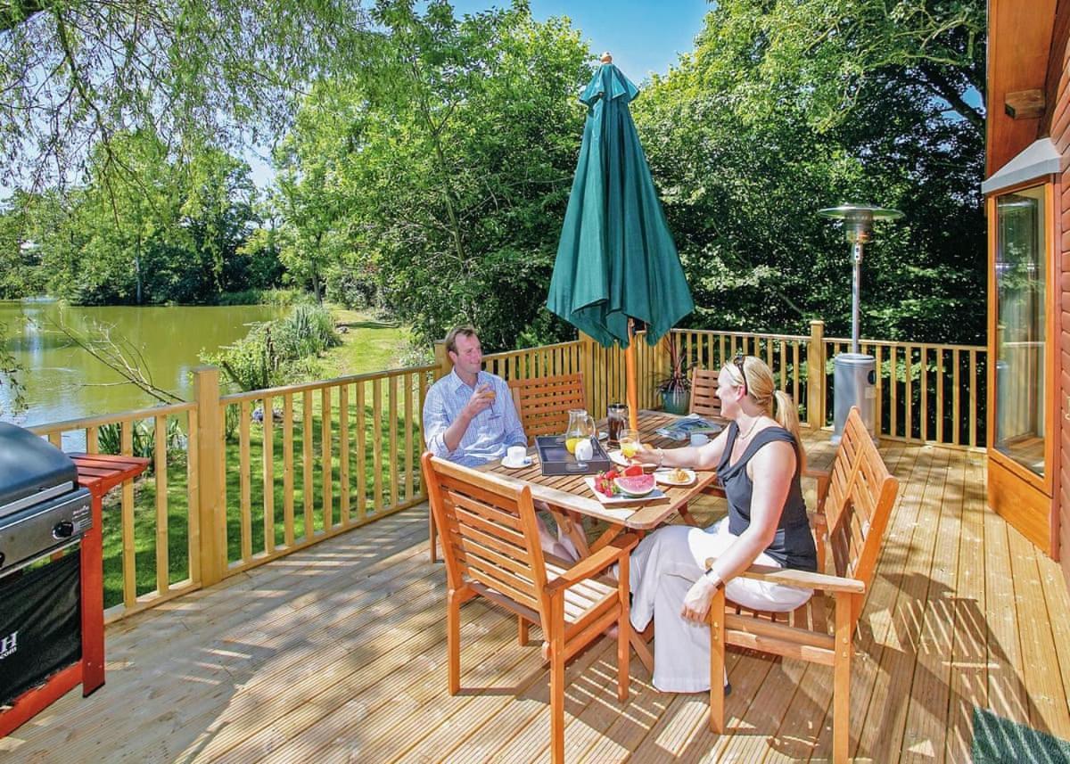 Upton Lakes Lodges Cullompton Exterior photo