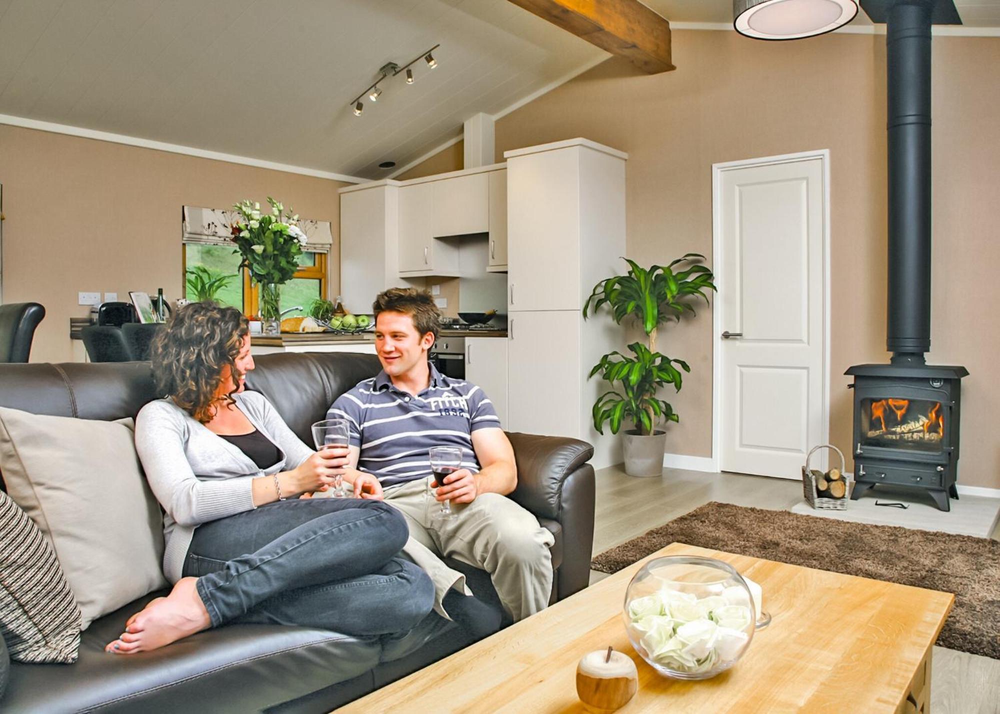 Upton Lakes Lodges Cullompton Room photo