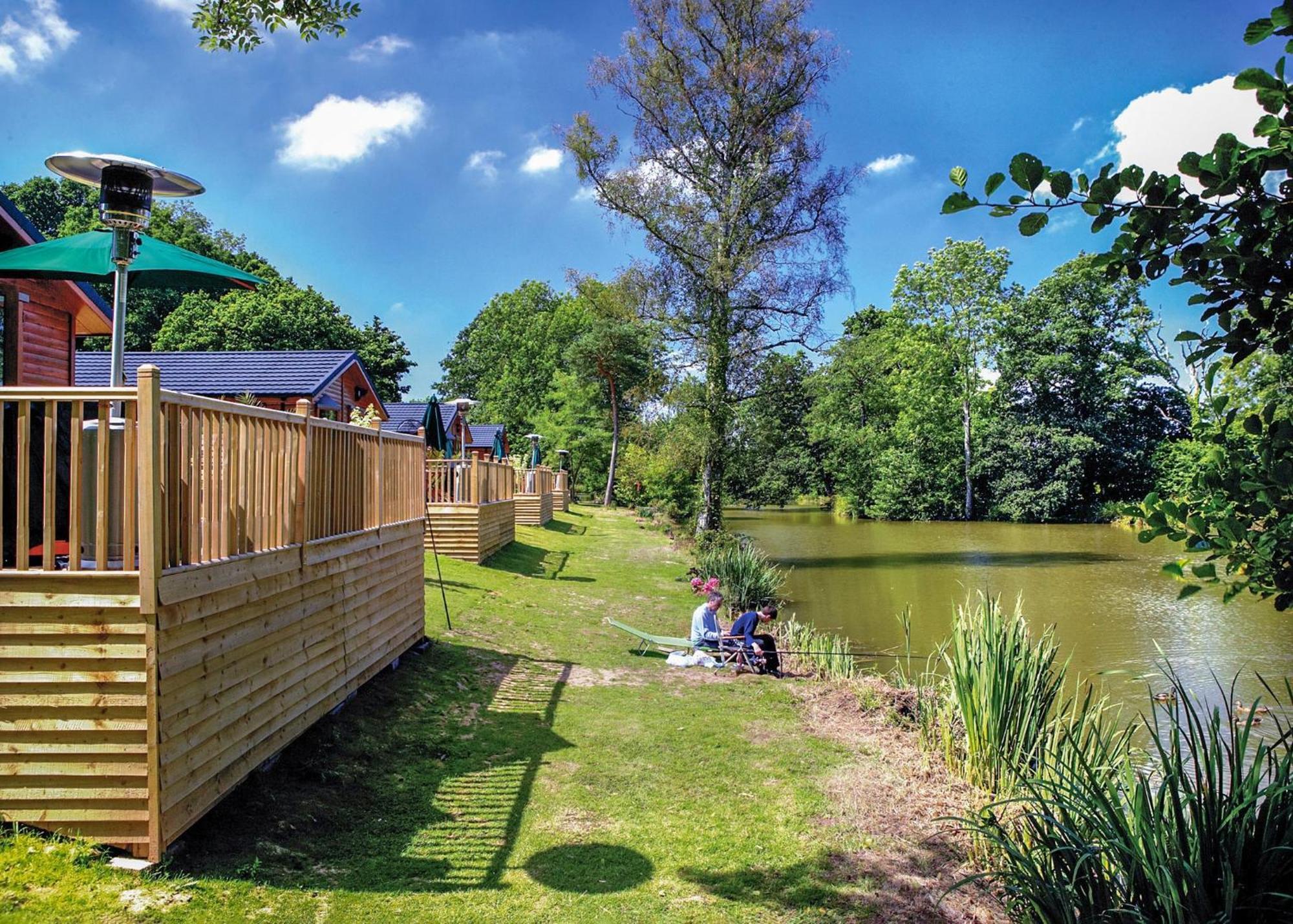 Upton Lakes Lodges Cullompton Exterior photo